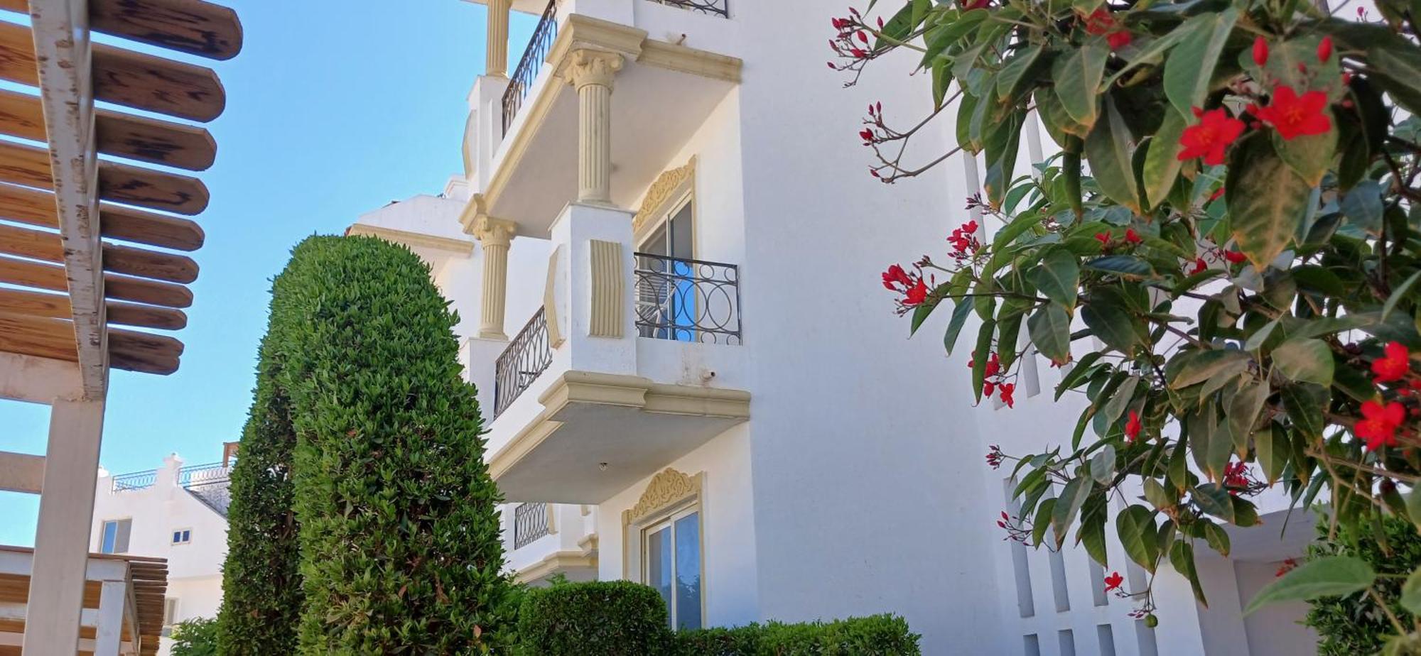 Hills Sea View Апартаменти *